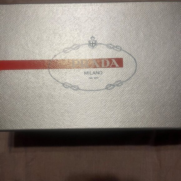 Prada sneaker - Picture 6 of 7